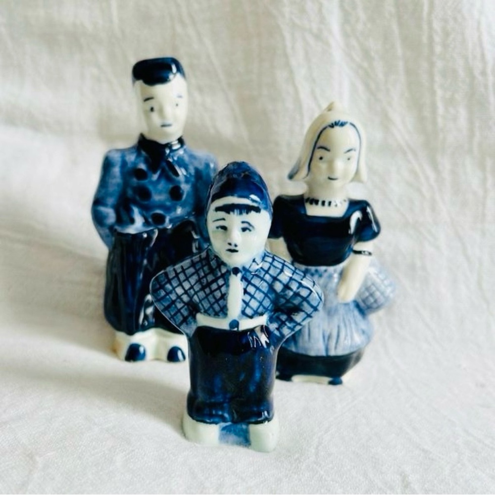 Vintage Delft Blue Holland Hand Painted Salt & Pepper Shakers